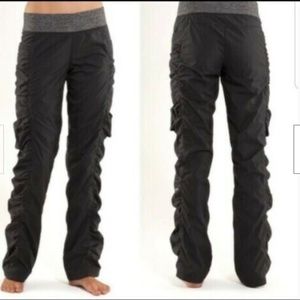 Lululemon 'Go For It' Ruched Pants in Black Sz 10